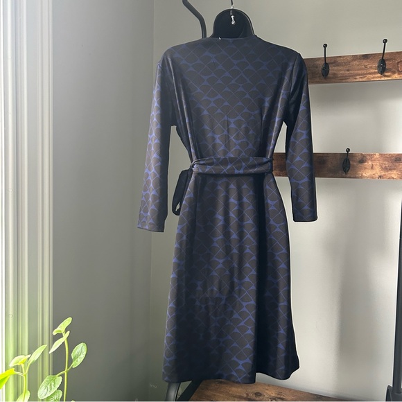 Ann Taylor Women’s Black blue geometric rint True Wrap Dress 3/4 Sleeve size 2 - Picture 4 of 6